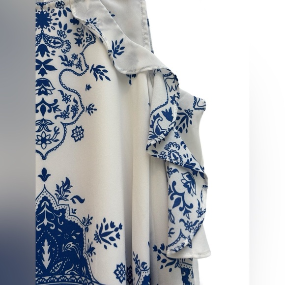 Lovers + Friends White and Blue Long sleeve ruffle shoulder cut out blouse, XS - Picture 4 of 7